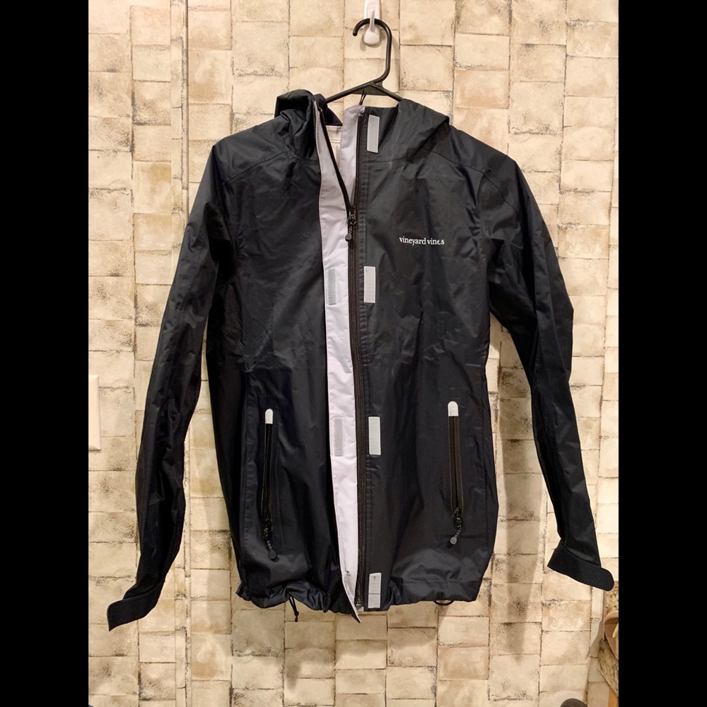 Vineyard vines rain jacket